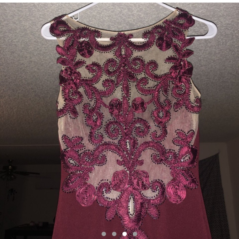 Burgundy Sleeveless embroidered dress